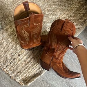 Lucchese Classics Handmade Cowboy Boot in Suede Rust